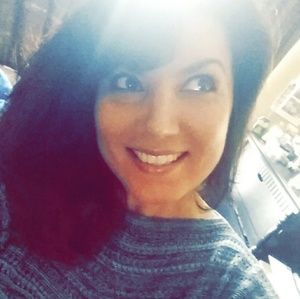 Meet your Posher, Raquel